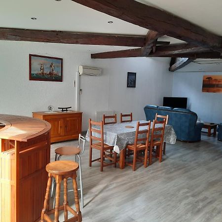 Appartement Tres Spacieux 4 Chambres 6 Couchages Noidans-le-Ferroux Exterior photo