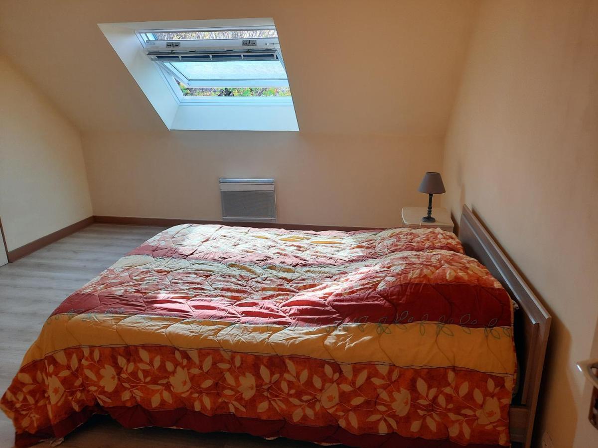 Appartement Tres Spacieux 4 Chambres 6 Couchages Noidans-le-Ferroux Exterior photo