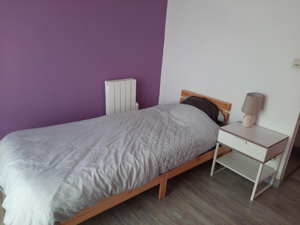 Appartement Tres Spacieux 4 Chambres 6 Couchages Noidans-le-Ferroux Exterior photo
